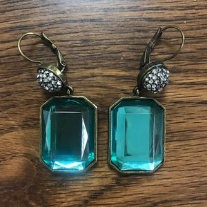 NWOT Avon Antique gold green leverback earrings.